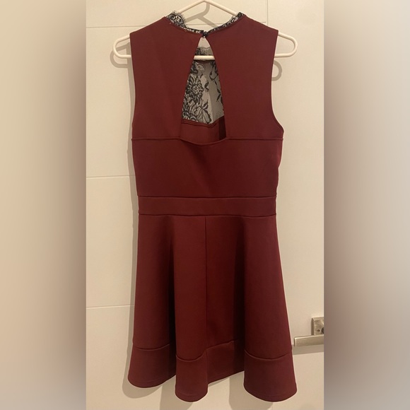Maroon Dress w. Black Lace Neckline - Picture 2 of 9